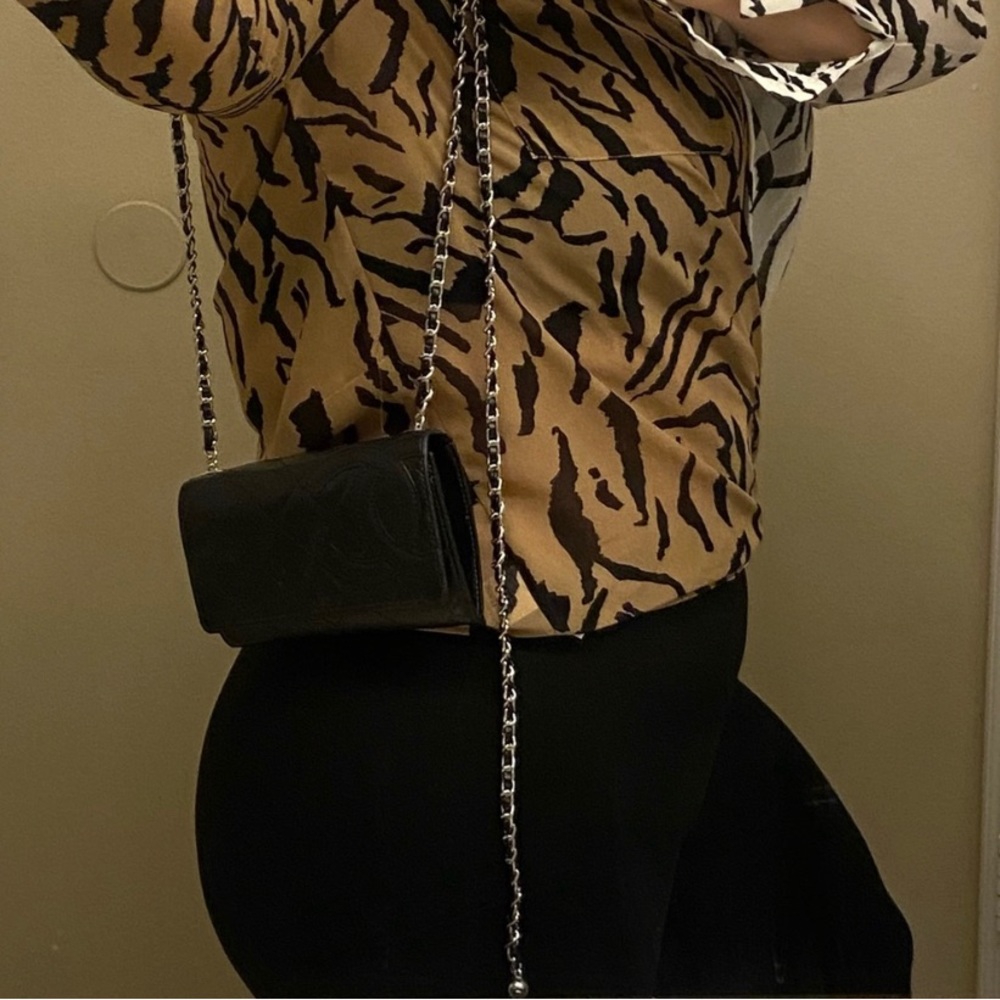 🖤Chanel Cambon Quilted Wallet Revamp Chain Crossbody to Belt Bag On Shoulder - Picture 10 of 13